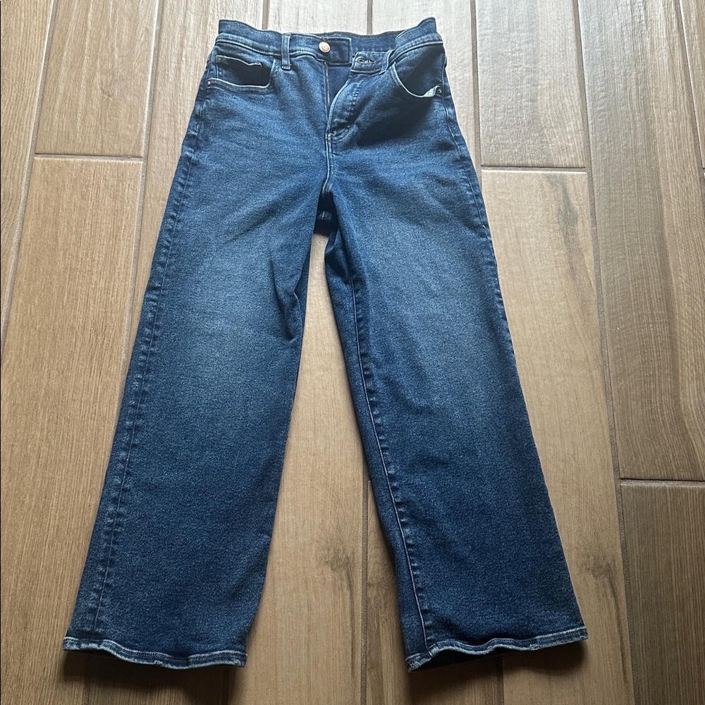 EXPRESS High Rise Wide Leg Cropped Jeans - Picture 4 of 6